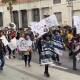 Marchan mixtecos contra el racismo en Los Ángeles