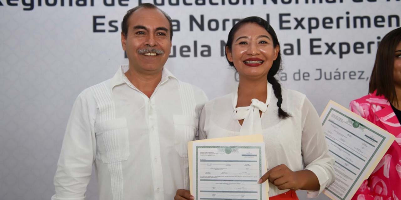 Entrega IEEPO 555 títulos a egresados de Normales y UPN | El Imparcial de Oaxaca