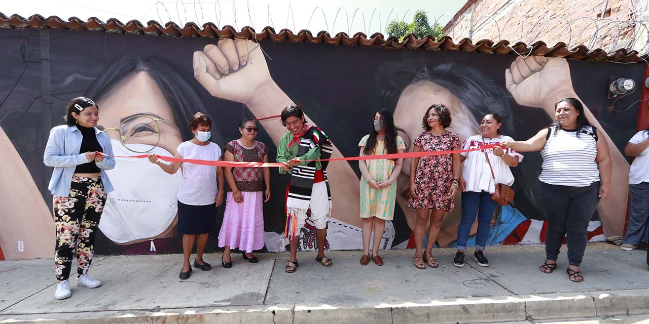 Muestran murales la fuerza de las mujeres y el carnaval putleco | El Imparcial de Oaxaca