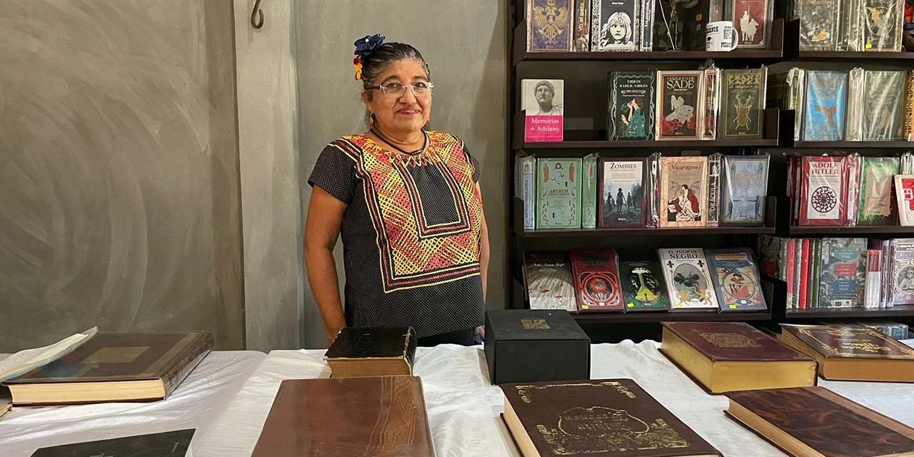La teóloga Sandra Martínez narra la historia de la Biblia | El Imparcial de Oaxaca