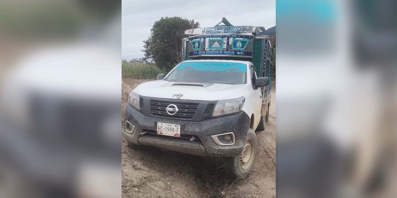 Dejan camioneta en carretera a Juxtlahuaca | El Imparcial de Oaxaca