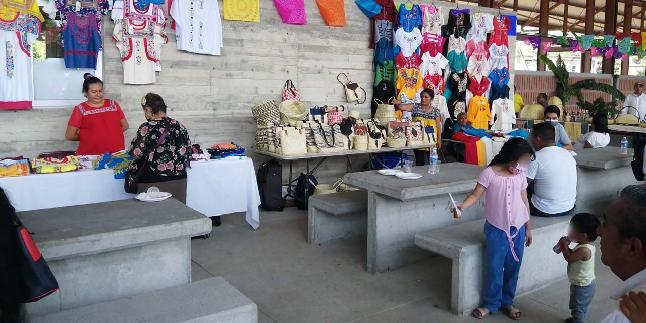 Artesanos promocionan productos auténticos | El Imparcial de Oaxaca