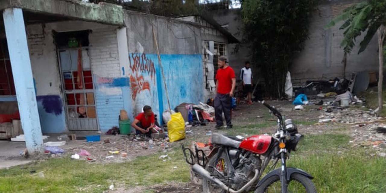 Queman presunta guarida de ladrones de motocicletas | El Imparcial de Oaxaca