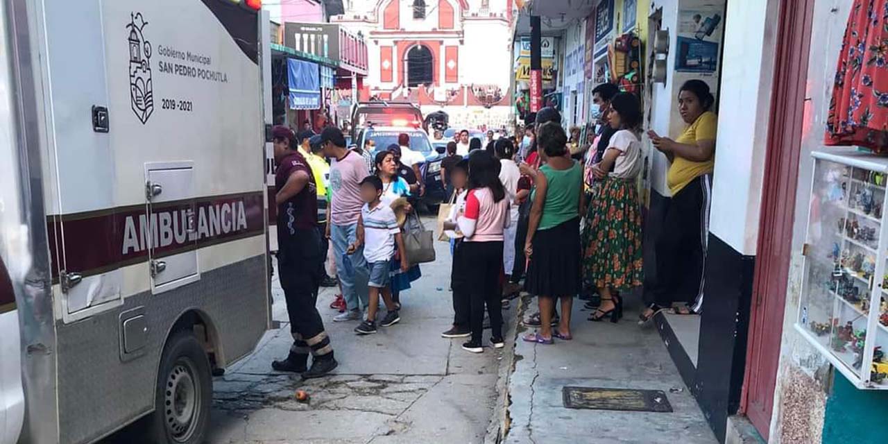 Cinco lesionados por cohetón durante calenda de aniversario del hospital de Pochutla | El Imparcial de Oaxaca