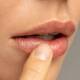¿Cómo evitar los labios resecos por el frío? 3 tips