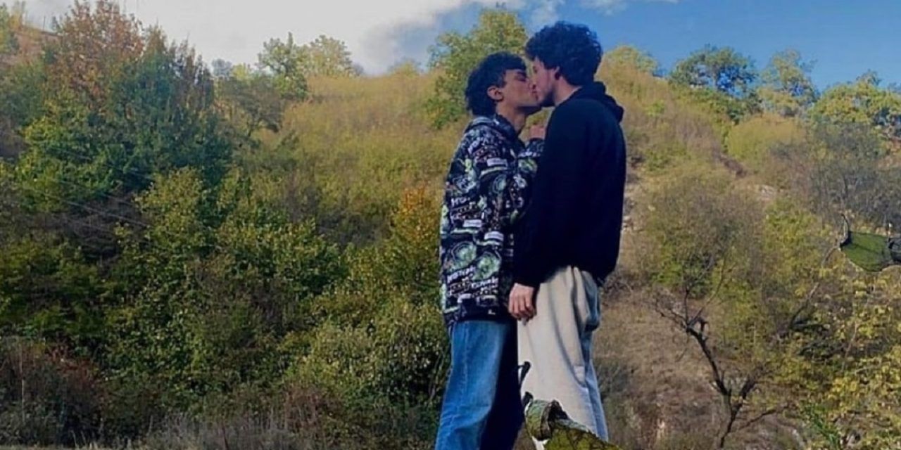 Pareja homosexual toma foto de su último beso y cansados de la homofobia deciden lanzarse de un puente | El Imparcial de Oaxaca