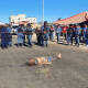 (IMÁGENES SENSIBLES) “¿Te duele mucho?”: golpeado, semidesnudado y arrastrado; pobladores linchan a policía en Hidalgo