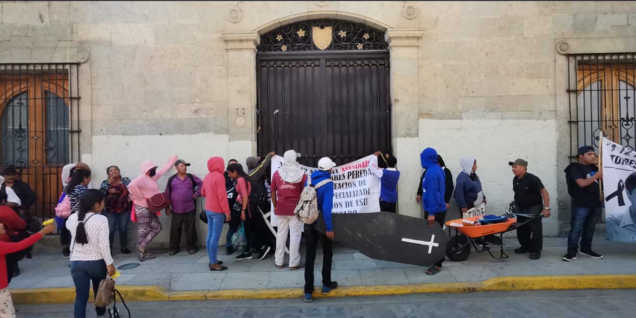 Con marcha y bloqueo, Codeci exige justicia para su fundador | El Imparcial de Oaxaca
