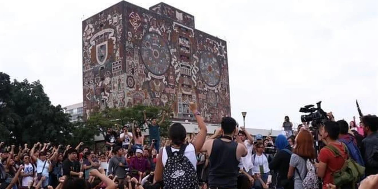 UNAM condenó pintas en mural de David Alfaro Siqueiros durante protesta en Rectoría | El Imparcial de Oaxaca