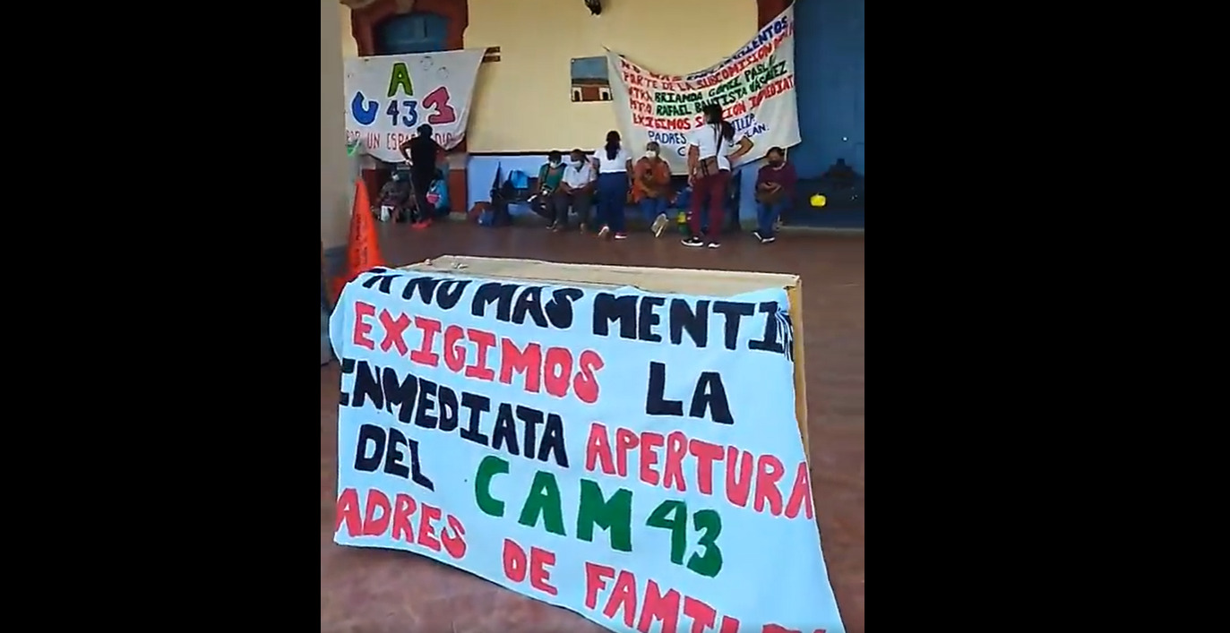 Toman palacio municipal de Ocotlán de Morelos por cierre del CAM 43 | El Imparcial de Oaxaca