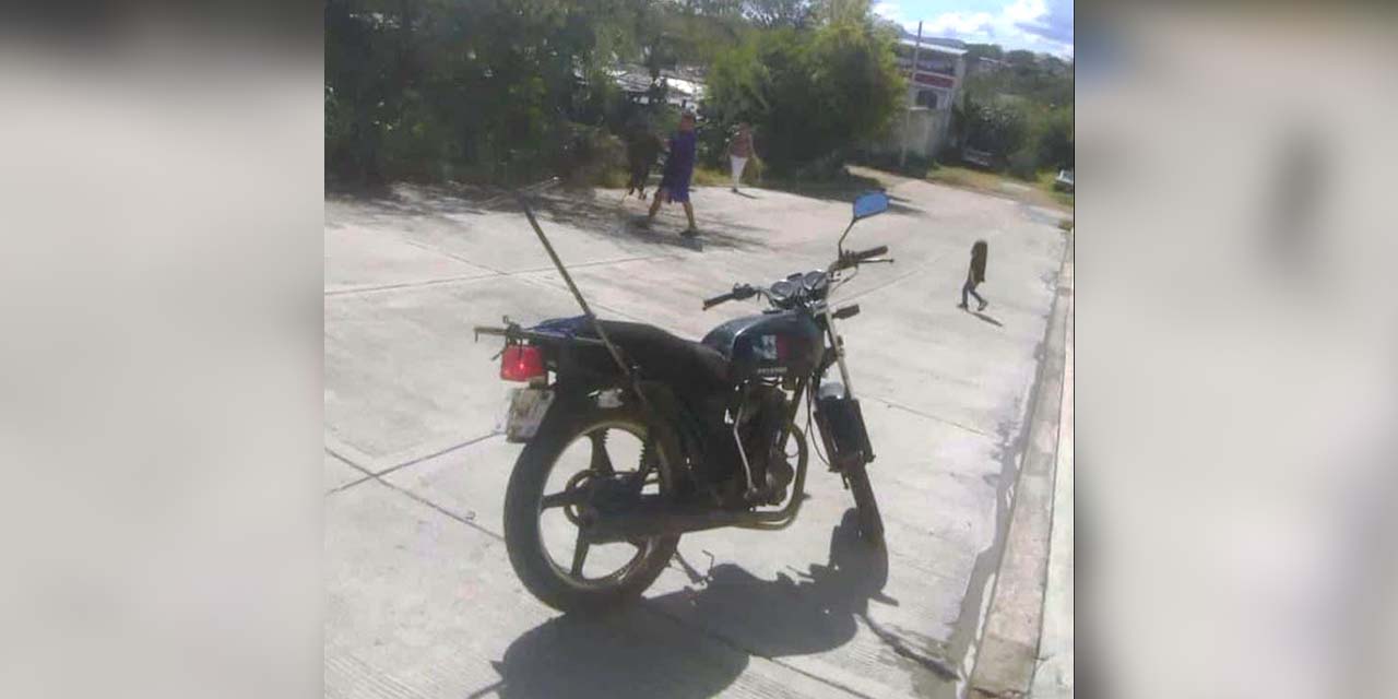 Roban dos motocicletas, una es propiedad de SAPAHUA | El Imparcial de Oaxaca