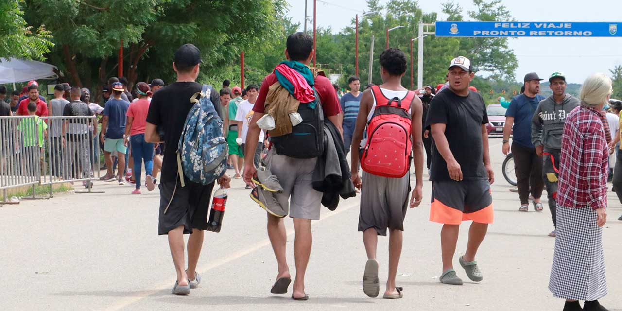 Reinician migrantes recorrido hacia la frontera con EU | El Imparcial de Oaxaca