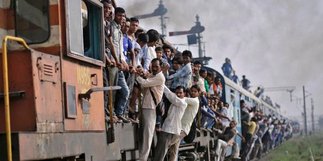 Un cadáver viaja 900 km en el baño de un tren en India sin ser detectado | El Imparcial de Oaxaca