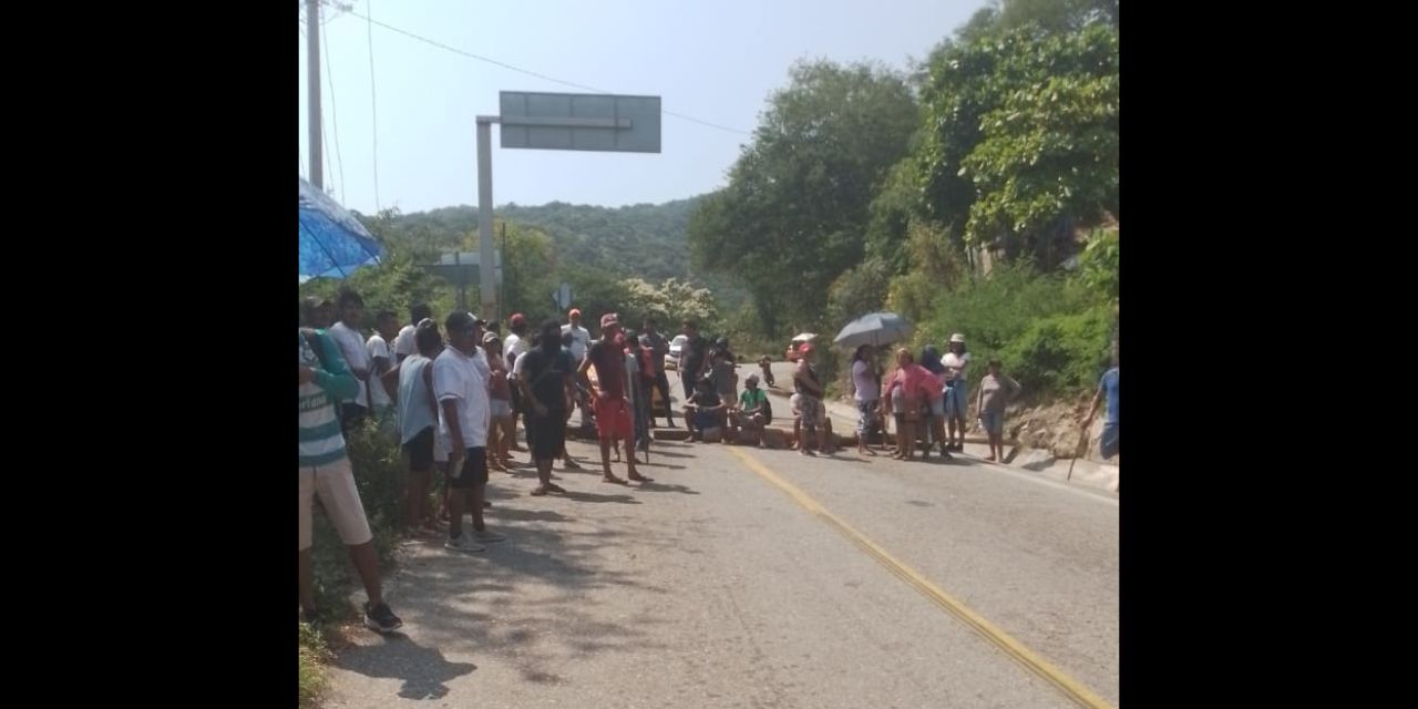 Bloqueo carretero en Zimatán | El Imparcial de Oaxaca