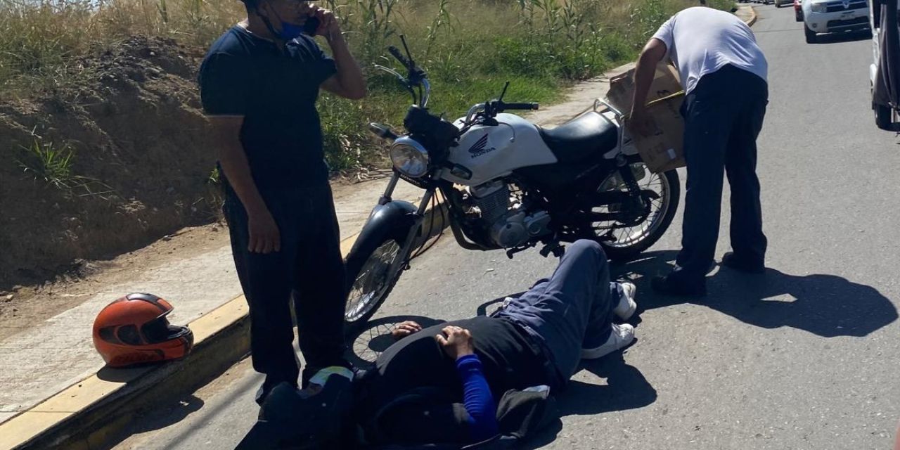 Tres motociclistas lesionados en la capital oaxaqueña | El Imparcial de Oaxaca