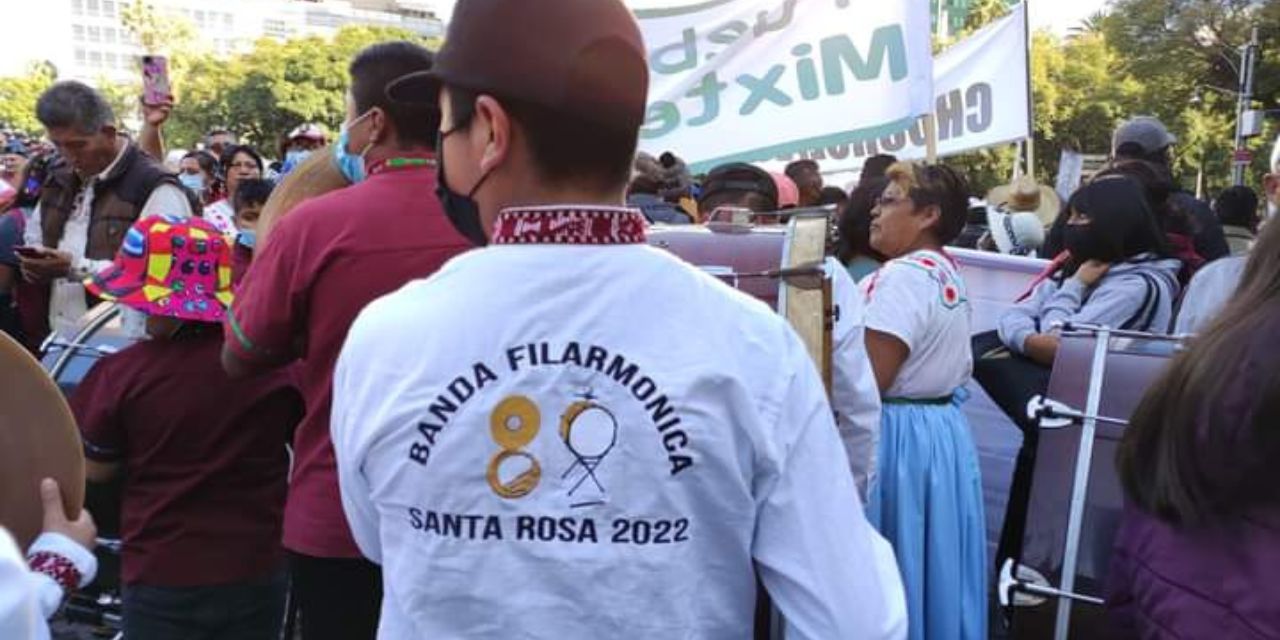 Oaxaqueños en la marcha de AMLO | El Imparcial de Oaxaca