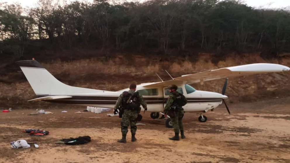 Ejército interceptó aeronave con más de 300 kilos de cocaína en Durango | El Imparcial de Oaxaca