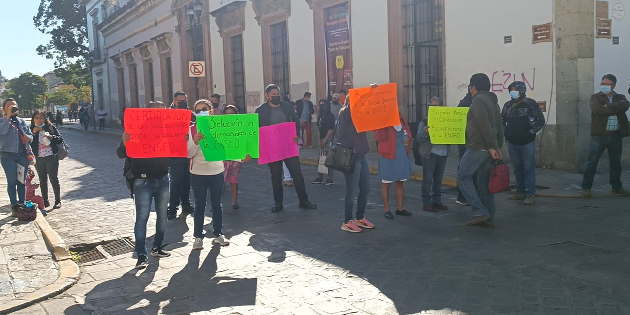 Normalista bloquean calles del Centro Histórico de Oaxaca | El Imparcial de Oaxaca