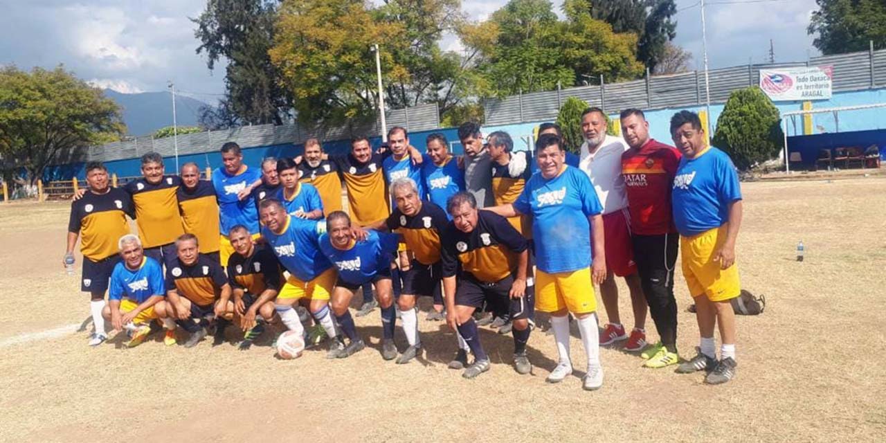 Cierran el año ex Chapus con cascarita de futbol | El Imparcial de Oaxaca