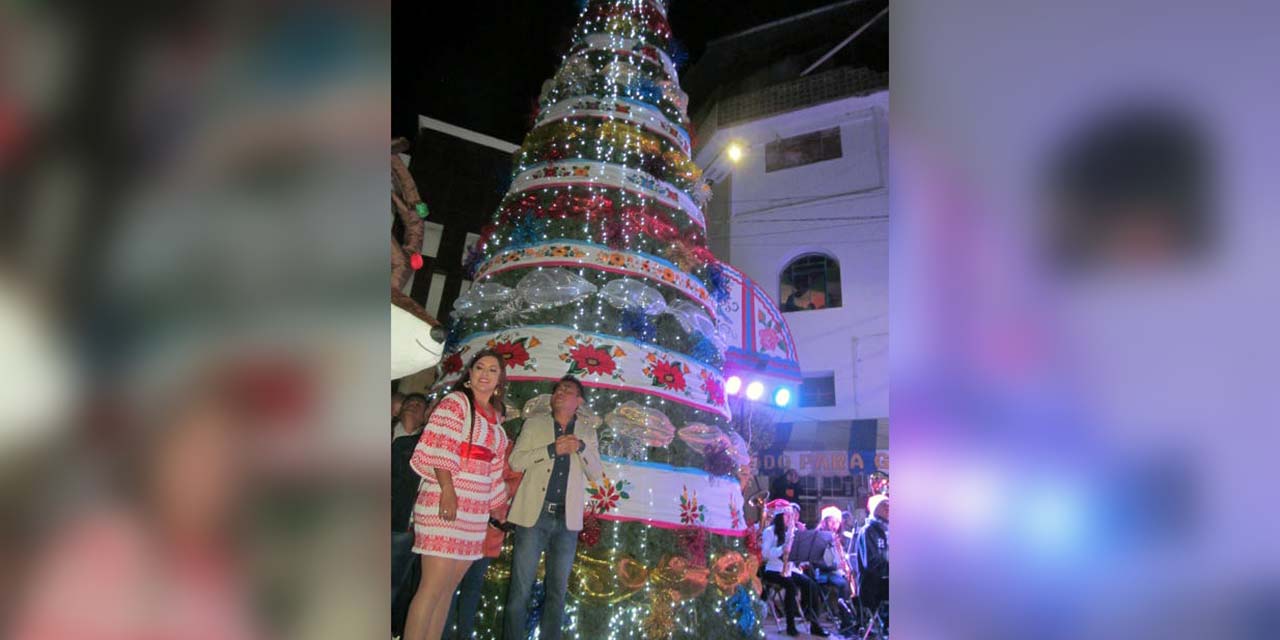 Encienden árbol de Navidad en Huautla | El Imparcial de Oaxaca