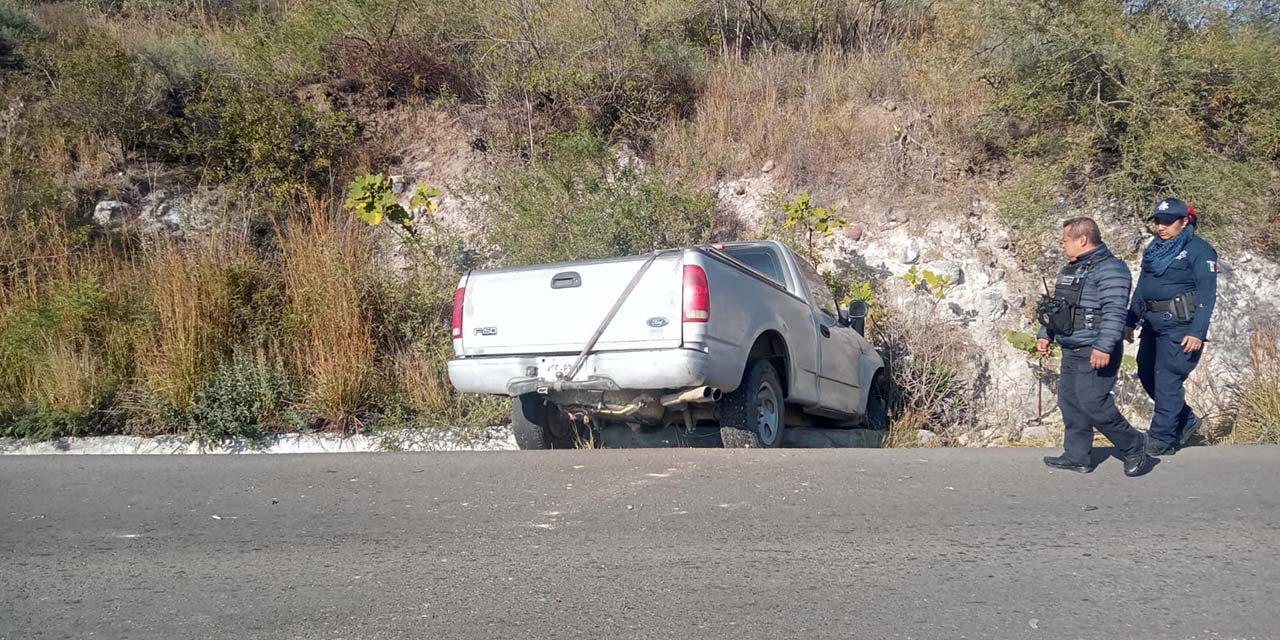 Chocan camionetas en la carretera 190; responsable huye del lugar | El Imparcial de Oaxaca