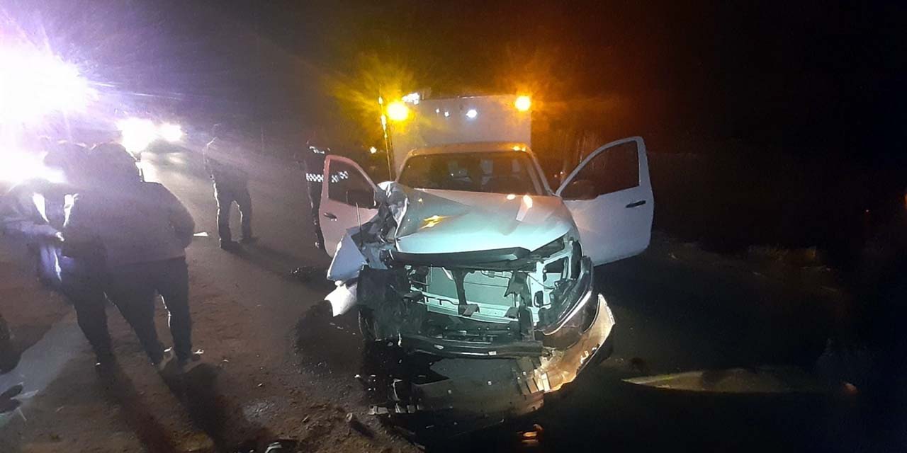 Ebrio al volante choca contra poste en Zaachila