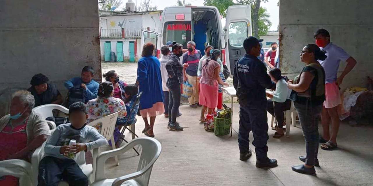 Arriba brigada médica para atender a familias por fuga de amoniaco en el Istmo | El Imparcial de Oaxaca