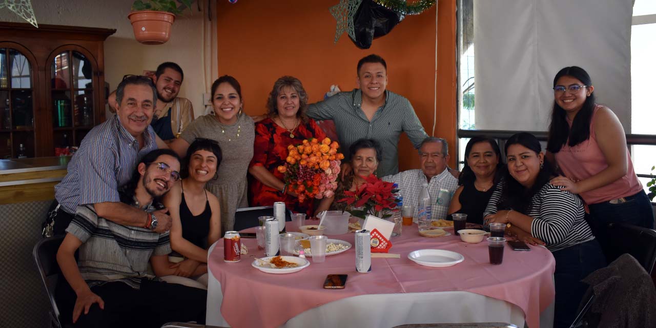 Doña Roció celebra 60 años de vida | El Imparcial de Oaxaca