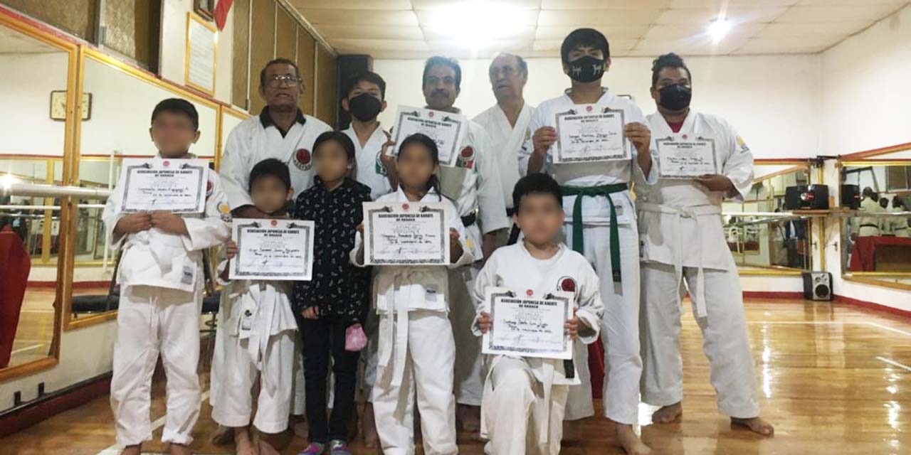 Recibieron sus nuevas cintas en Karate | El Imparcial de Oaxaca