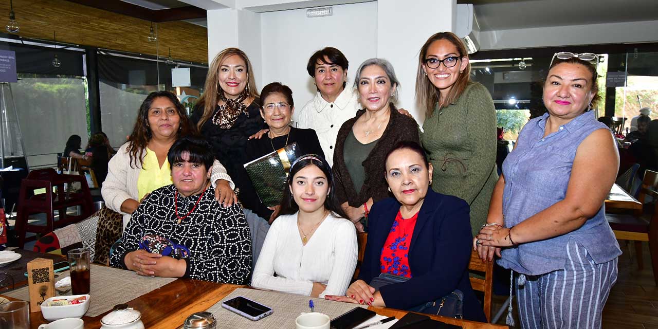 Cantan Las Mañanitas a Lupita Hernández | El Imparcial de Oaxaca