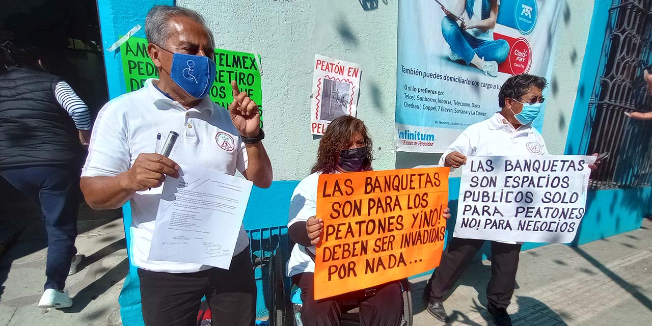 Exigen retirar casetas de Telmex por afectar movilidad peatonal | El Imparcial de Oaxaca