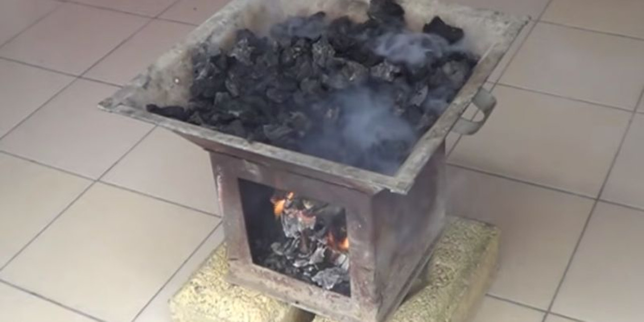 ¿Cómo prender un anafre de carbón para tu ponche o tamales? | El Imparcial de Oaxaca