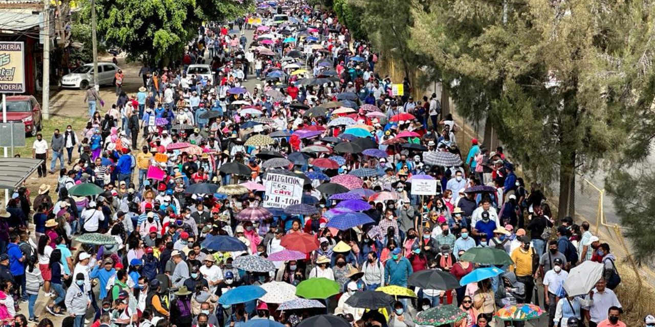 Reaparece S- 22 con marcha masiva por cambio de gobierno | El Imparcial de Oaxaca