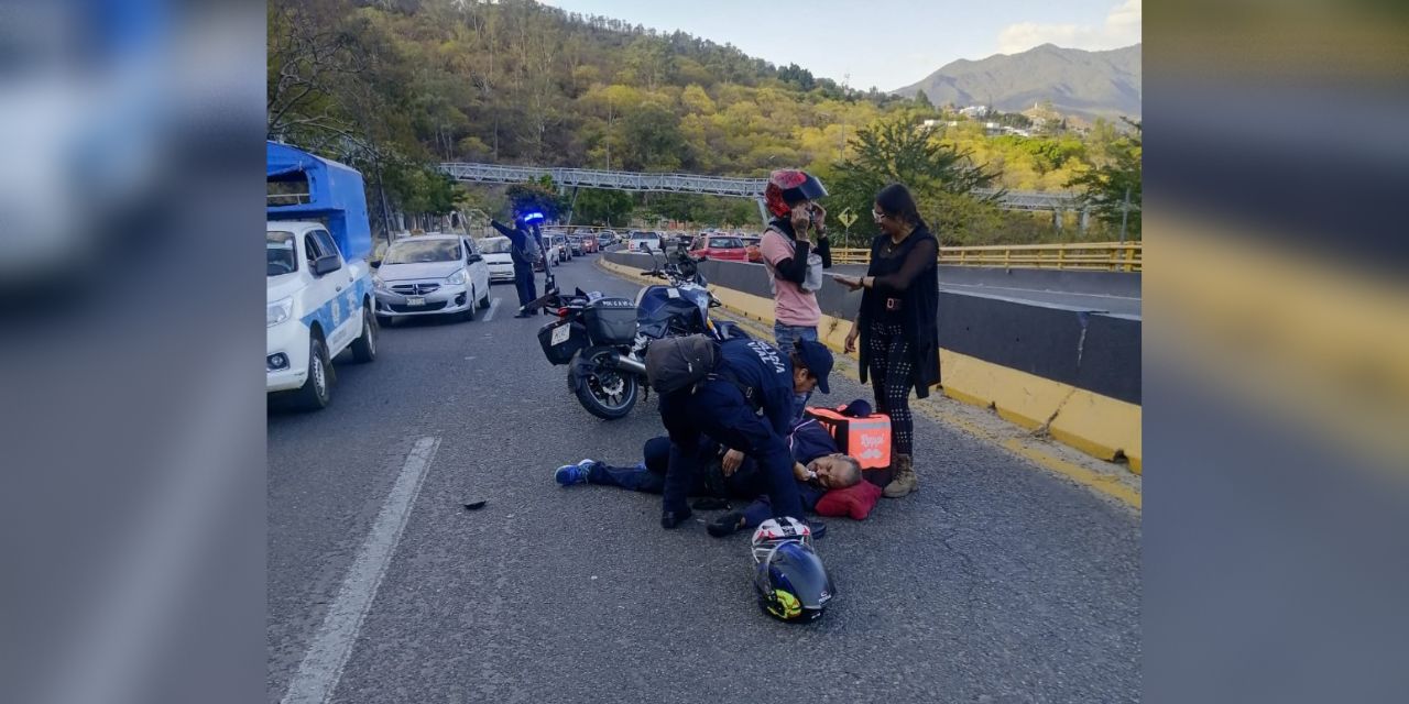 Motociclista derrapa frente al auditorio Guelaguetza | El Imparcial de Oaxaca