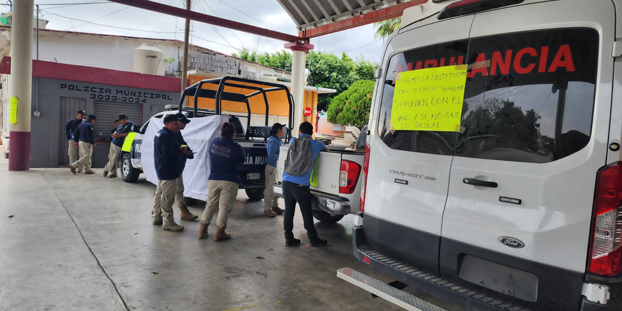 Trabajadores del ayuntamiento de Santo Domingo Petapa toman el palacio municipal | El Imparcial de Oaxaca