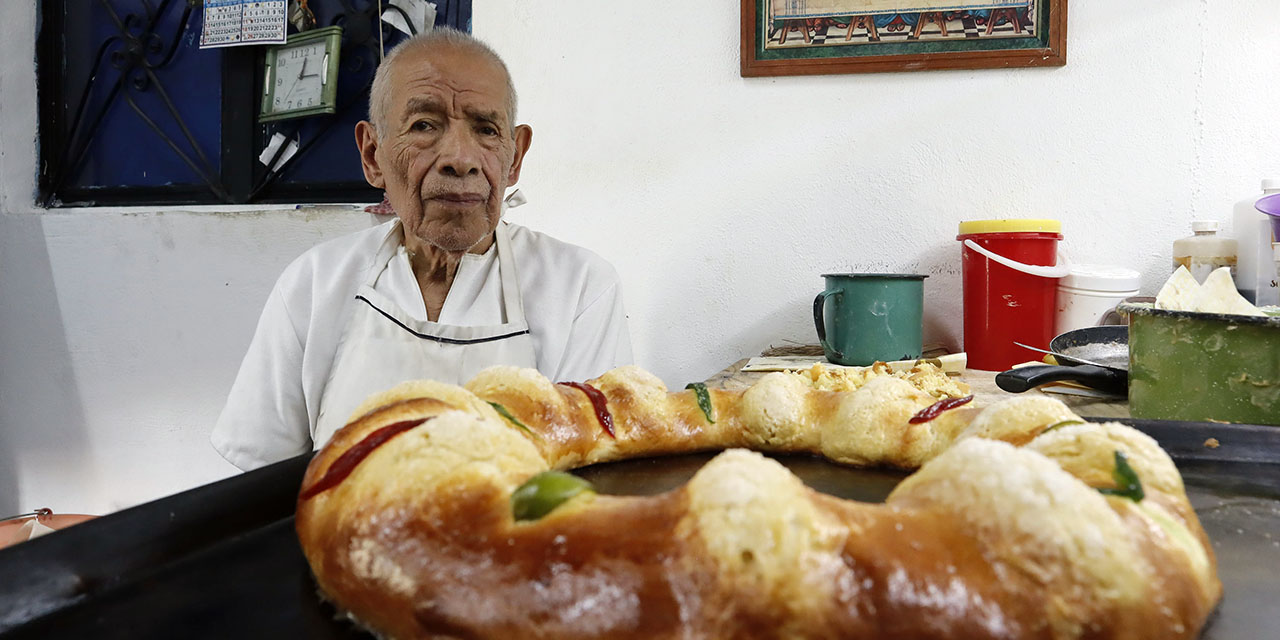 Don Betito: 40 años preparando las tradicionales Roscas de Reyes | El Imparcial de Oaxaca