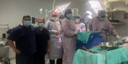 Foto: Cortesía / El equipo multidisciplinario del Hospital Regional de Alta Especialidad de Oaxaca interviene en trasplante de riñón