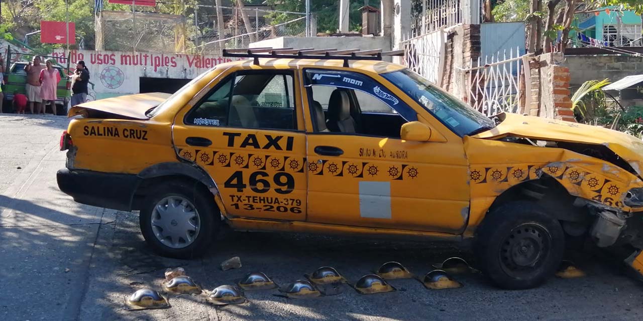 Taxista ebrio derriba barda de vivienda | El Imparcial de Oaxaca