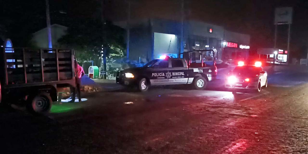 Vuelca camioneta y los tripulantes resultan ilesos | El Imparcial de Oaxaca