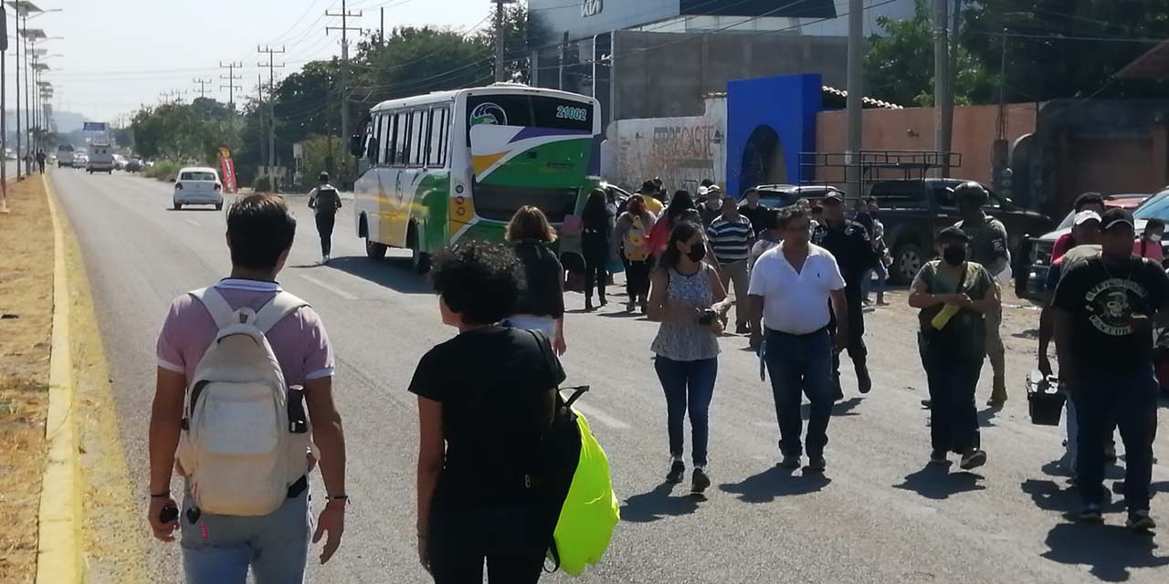 Van tres días protesta en el ayuntamiento de Salina Cruz | El Imparcial de Oaxaca