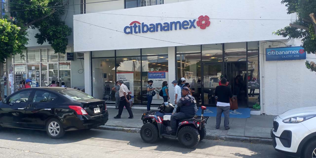 Asaltan a empleada de gasolinera afuera de sucursal bancaria | El Imparcial de Oaxaca