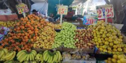 Fotos: Adrián Gaytán / Los precios de la fruta el día de ayer. Este segmento ha sido el más golpeado por la inflación