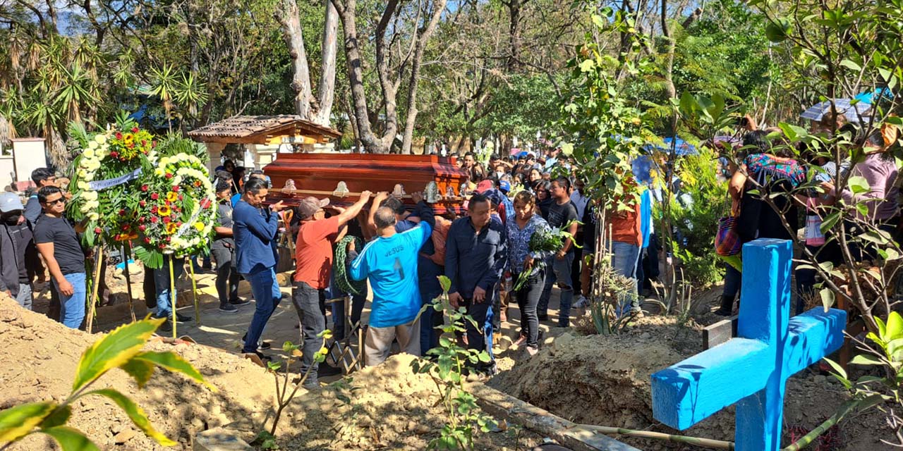 Dan adiós a músicos de la ‘Encinera’ muertos en volcadura | El Imparcial de Oaxaca