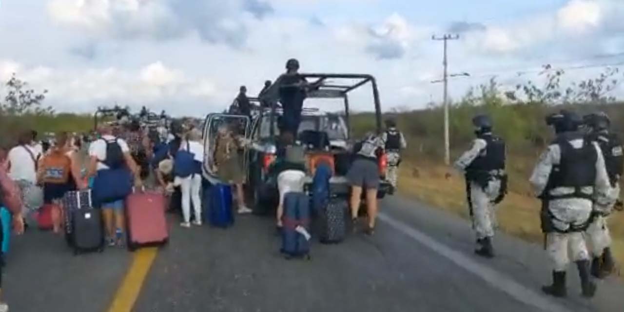 Impactan bloqueos carreteros en comercios y turismo: PRD | El Imparcial de Oaxaca