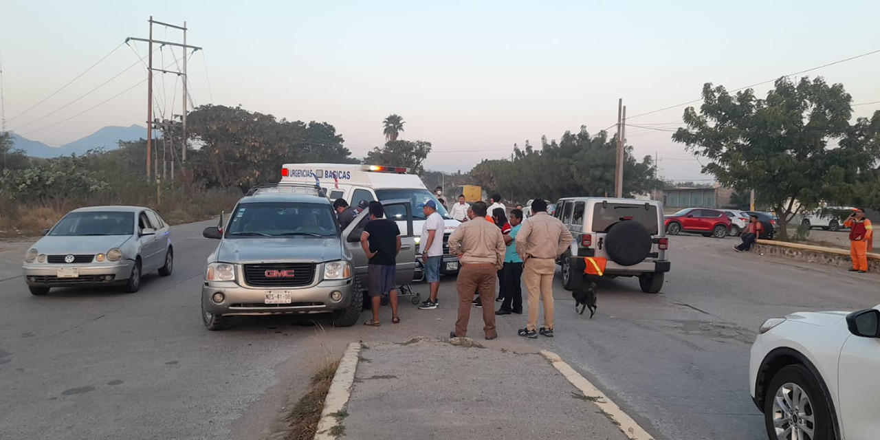 Fuerte colisión entre camionetas deja dos lesionados | El Imparcial de Oaxaca