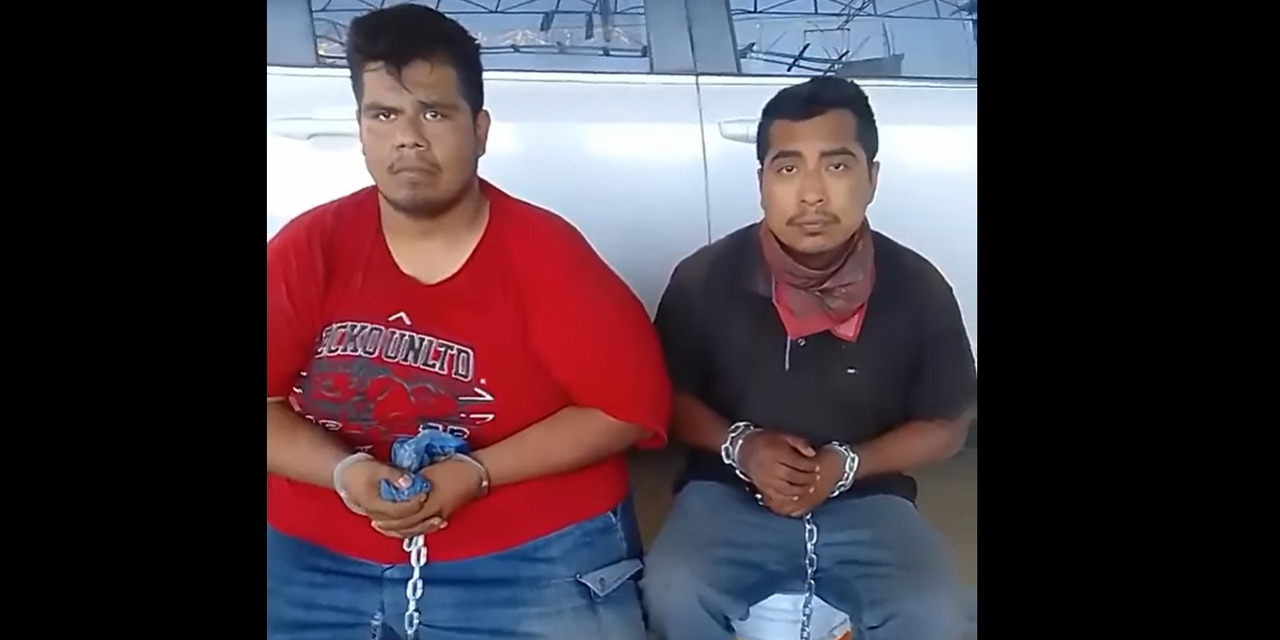 Exhiben encadenados y esposados a comunicadores en Guerrero | El Imparcial de Oaxaca