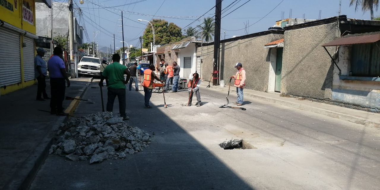 Se hunde pavimento de Camino Viejo, Salina Cruz | El Imparcial de Oaxaca