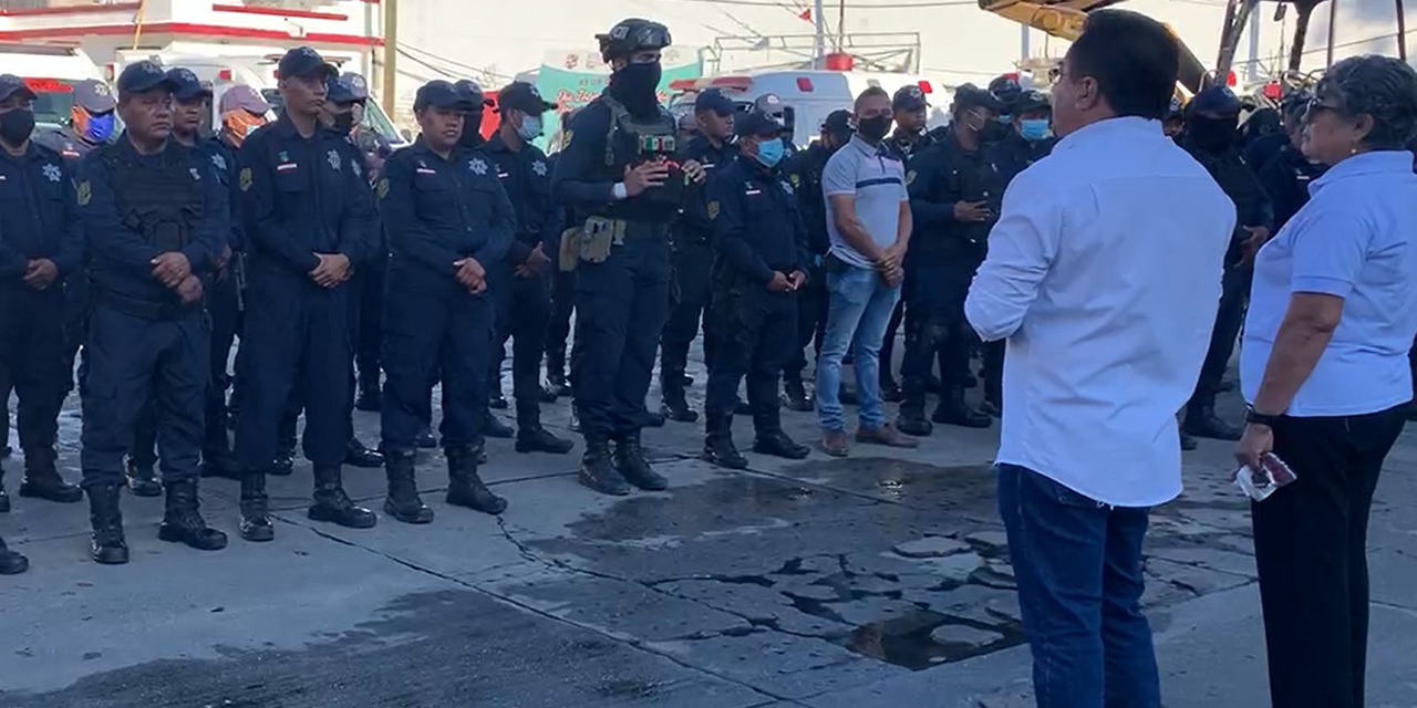 Amagan policías de Pinotepa con irse a paro por falta de pago | El Imparcial de Oaxaca