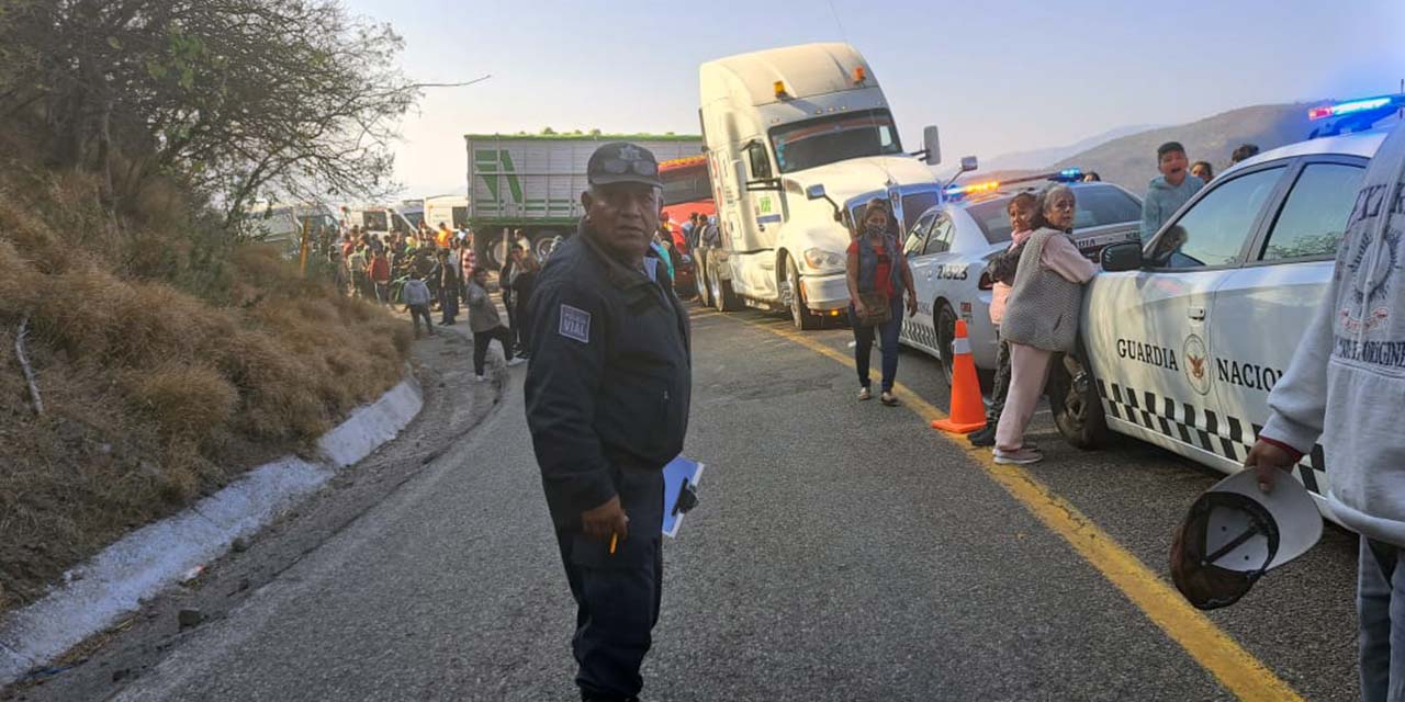 Vehículo de carga sufre accidente sobre la 190 | El Imparcial de Oaxaca