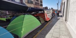 Foto: El Imparcial de Oaxaca / Demandan normalistas plazas automáticas